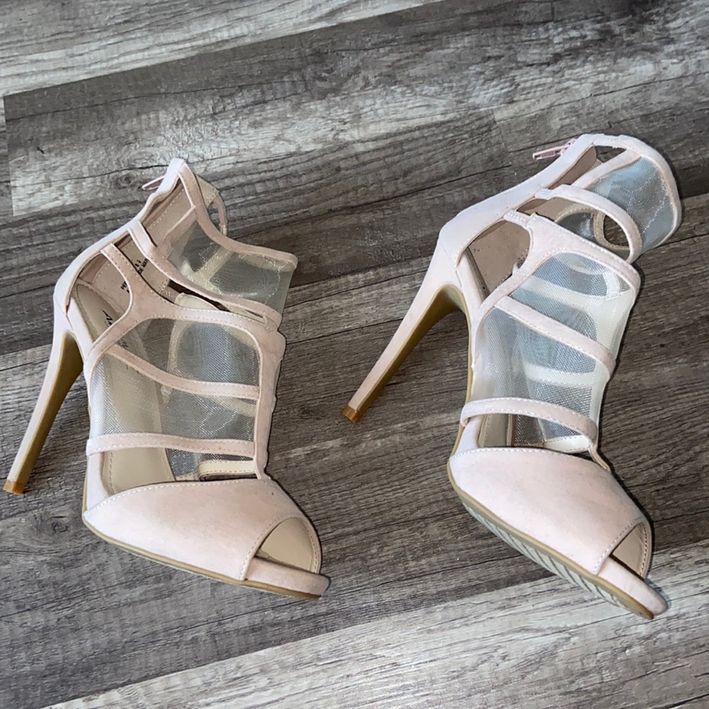 Women’s shoes